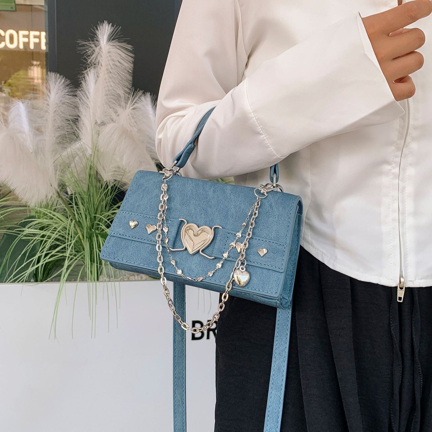 price 4.83 weight 380gWomen's Autumn Fashion Love Chain Shoulder Bag