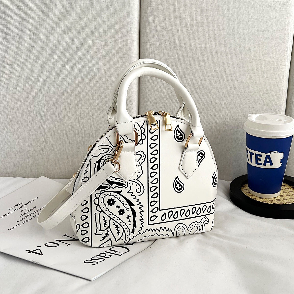 price 3.40 weight 390g New Paisley Portable One-shoulder Crossbody Hand Carrying Shell Bag