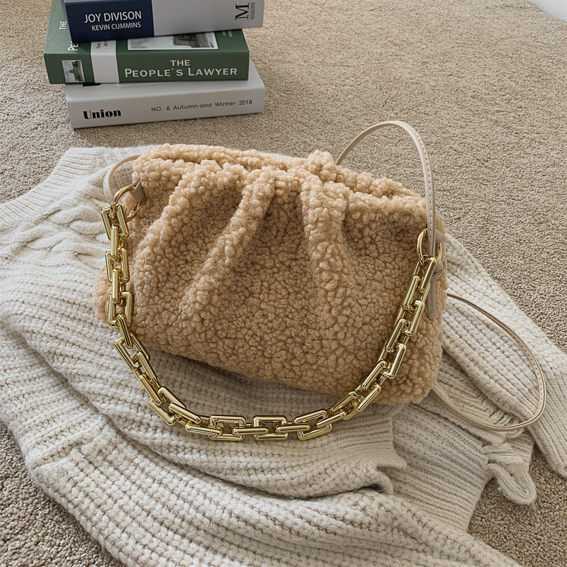 Folded in imitation of lamb hair