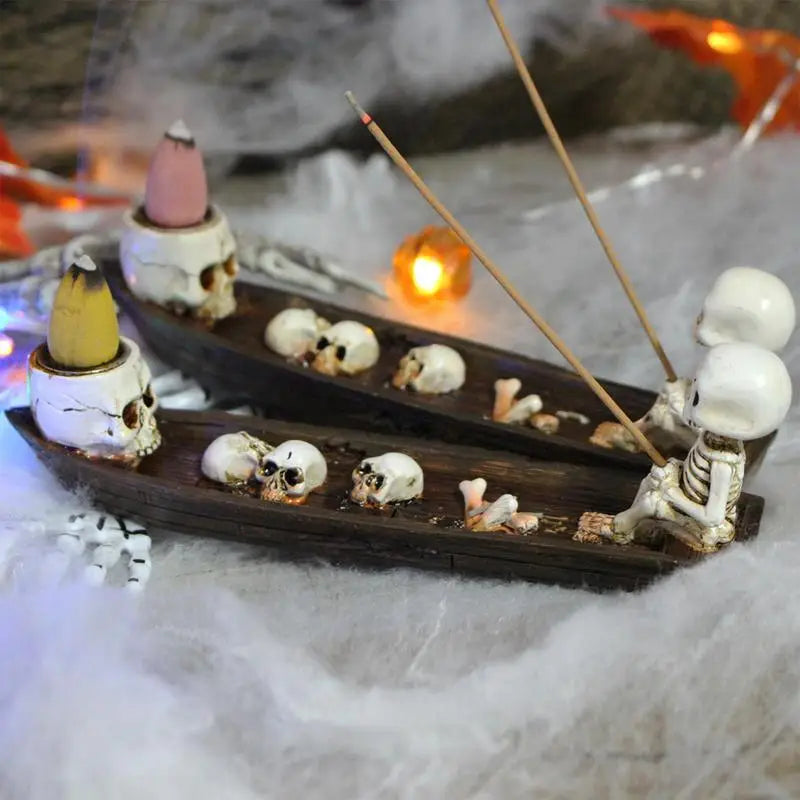 Creative Skull Incense Holder Ghost Incense Stick Tray Resin Boat Decorative Incense Holder for Study Room Bedroom Living Room
