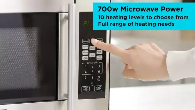 BLACK+DECKER 0.7 cu ft 700W Microwave Oven - Black - EM720CPN-P