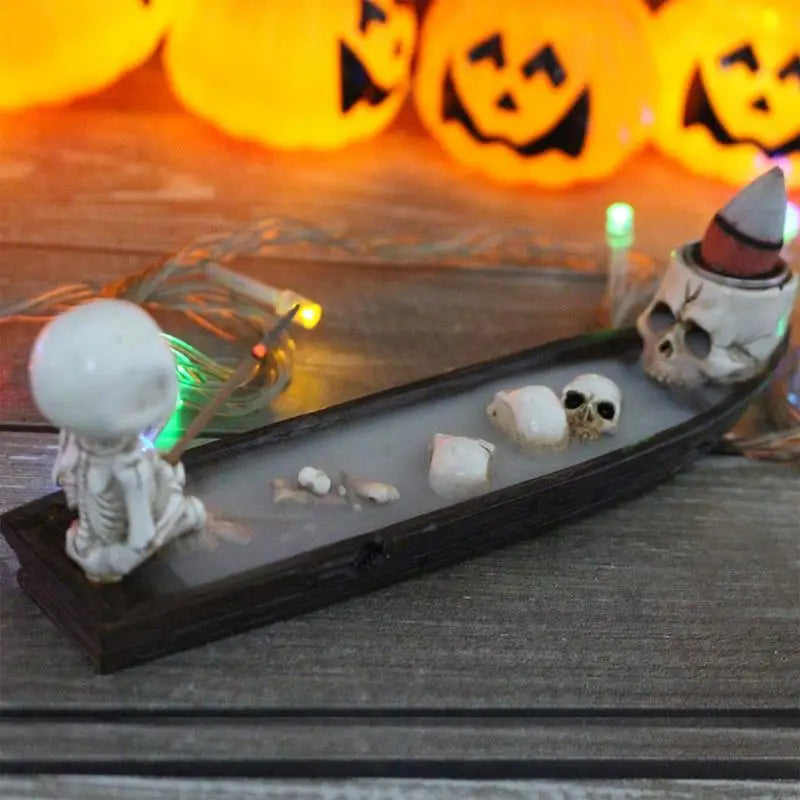 Creative Skull Incense Holder Ghost Incense Stick Tray Resin Boat Decorative Incense Holder for Study Room Bedroom Living Room