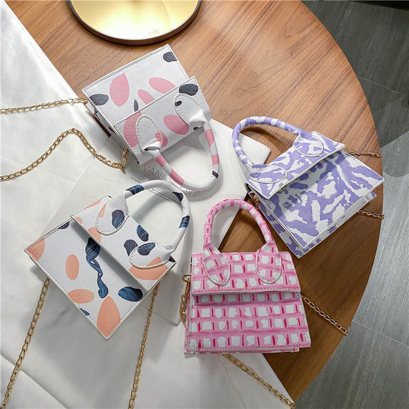 Price 1.95 weight 220g Hand-held Spring And Summer Texture Shoulder Bag Women Foreign Style Fashion Personality Messenger