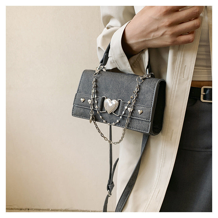 price 4.83 weight 380gWomen's Autumn Fashion Love Chain Shoulder Bag