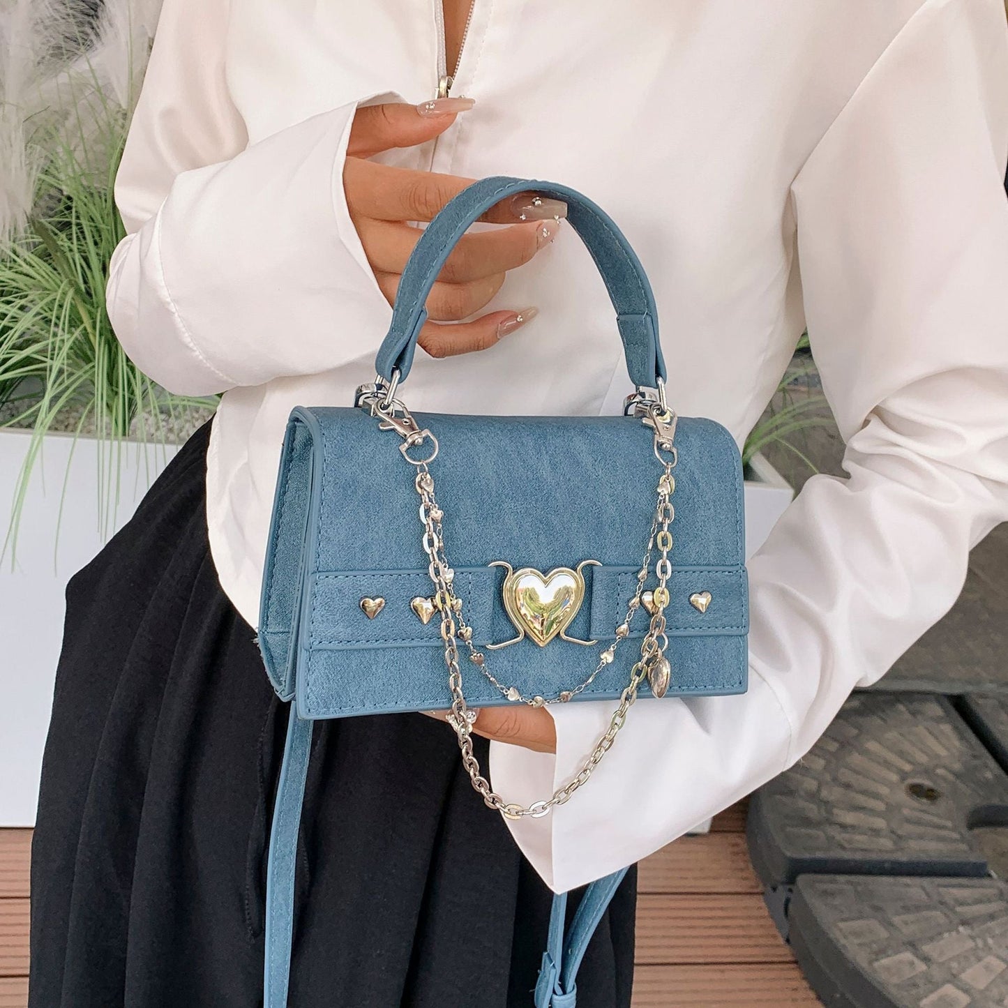 price 4.83 weight 380gWomen's Autumn Fashion Love Chain Shoulder Bag