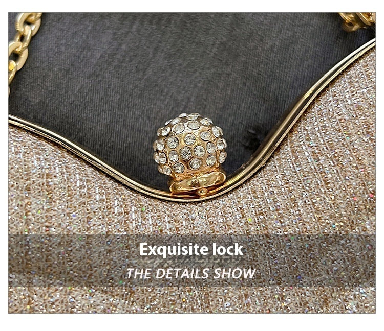 price 4.70 weight 5.47 Cute Butterfly Stripe Clipped Button Metal Women's Chain Messenger Bag